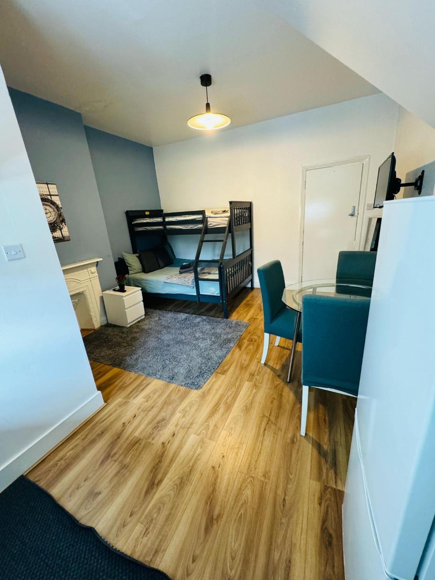 London Guest Studios 8 Екстер'єр фото
